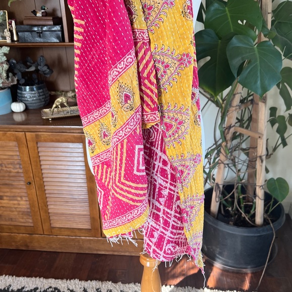 Kantha India Sari Colorful Reversible Large Wrap Scarf Shawl Towel - Picture 3 of 12